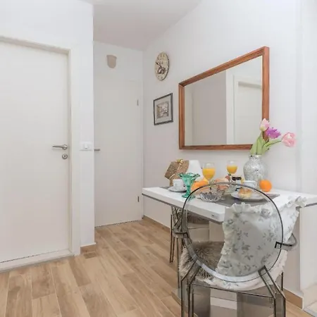 Daire With Parking Space - 23153